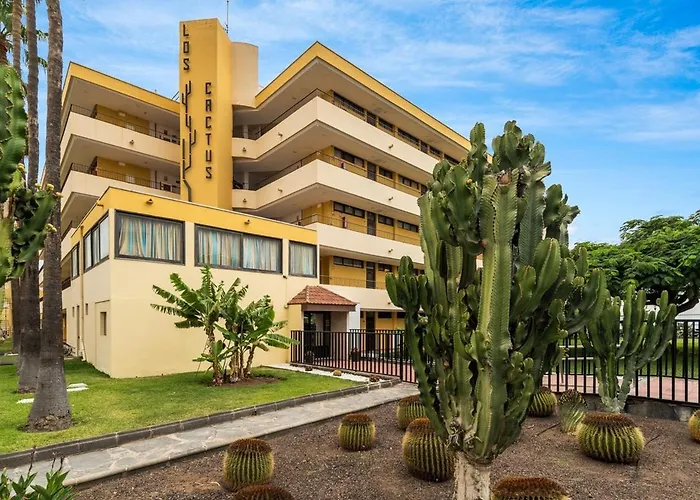 Pool View Cactus Apartment *