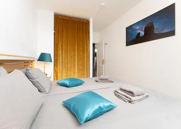 Apartment Pool View Cactus